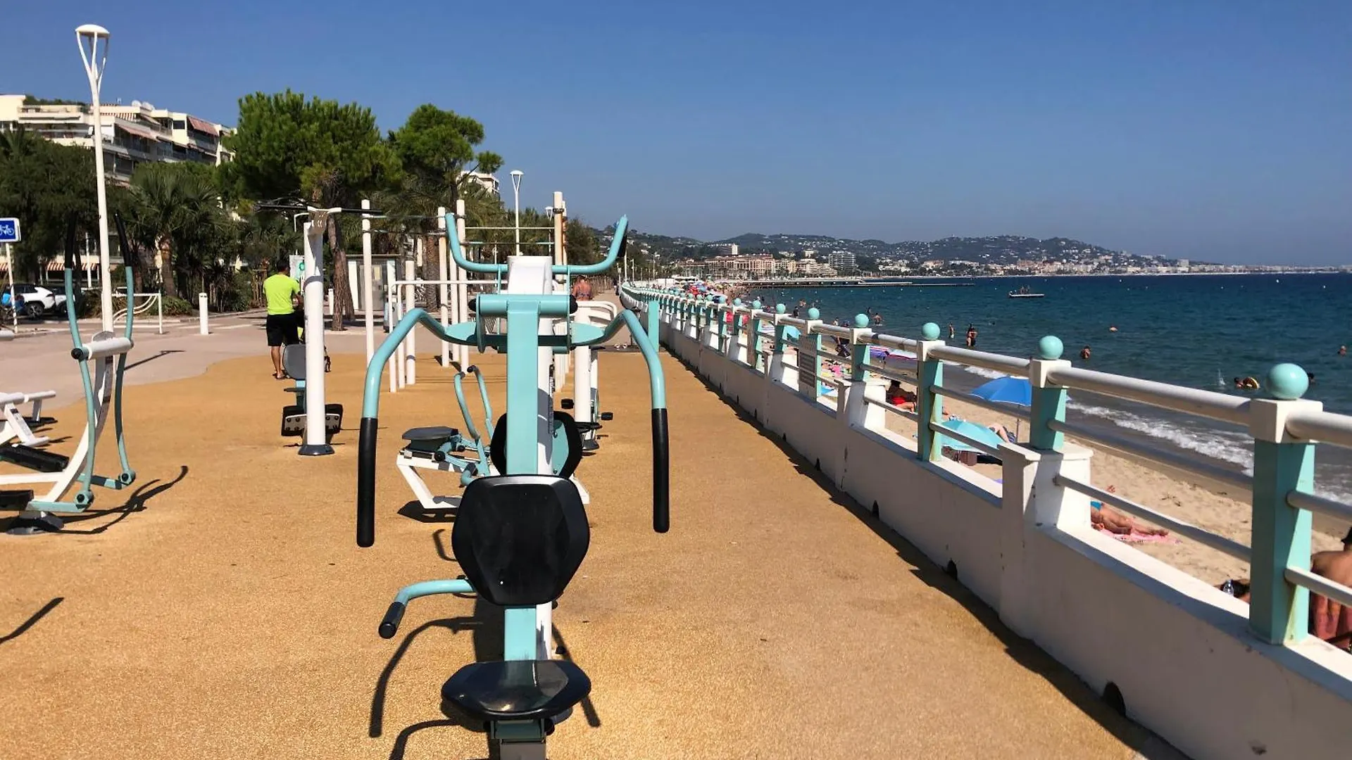 Cannes Terrace Beach Front & Sea View Fransa