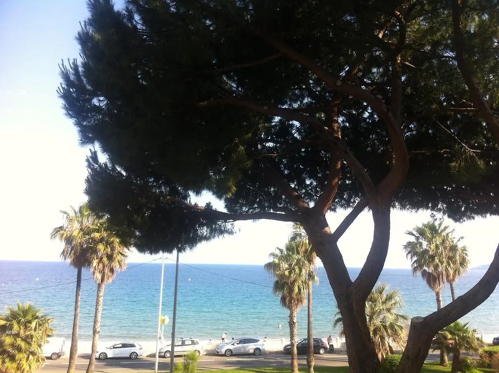 דירות Cannes Terrace Beach Front & Sea View