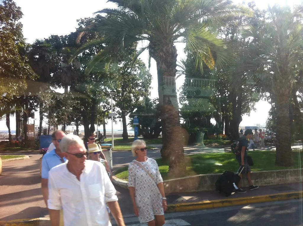 Cannes Terrace Beach Front & Sea View