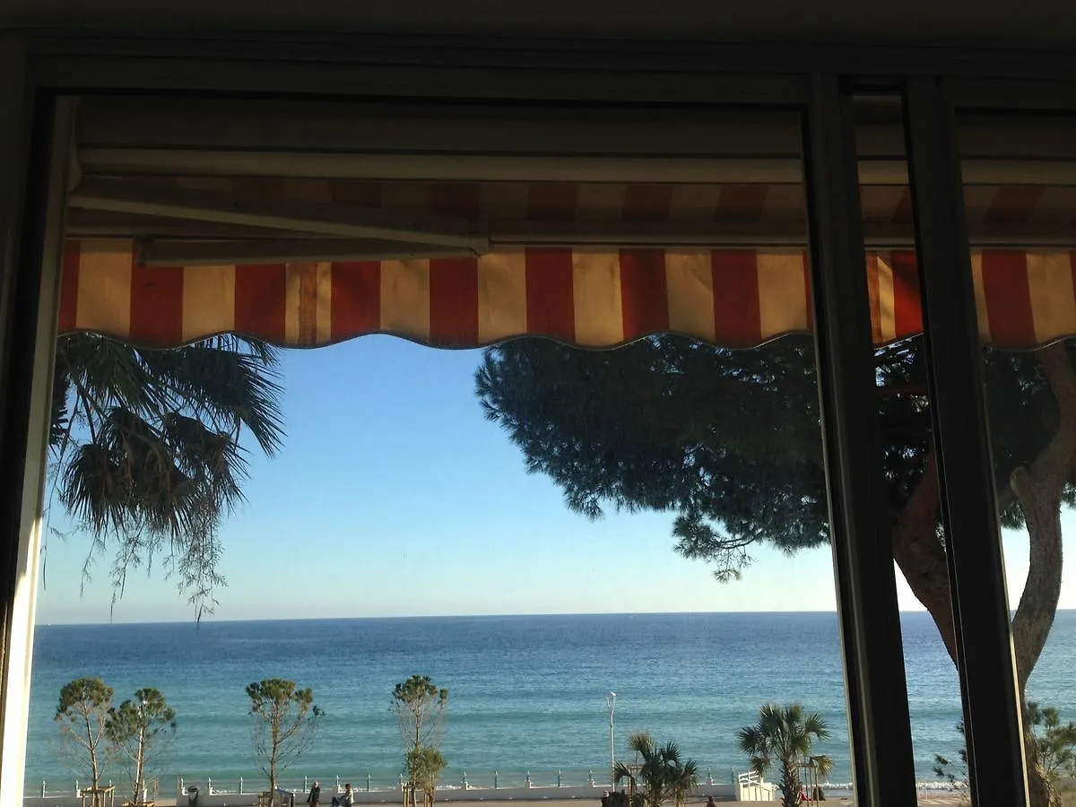 Cannes Terrace Beach Front & Sea View 프랑스