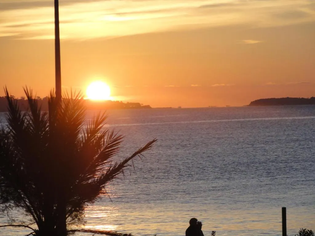 Cannes Terrace Beach Front & Sea View location
