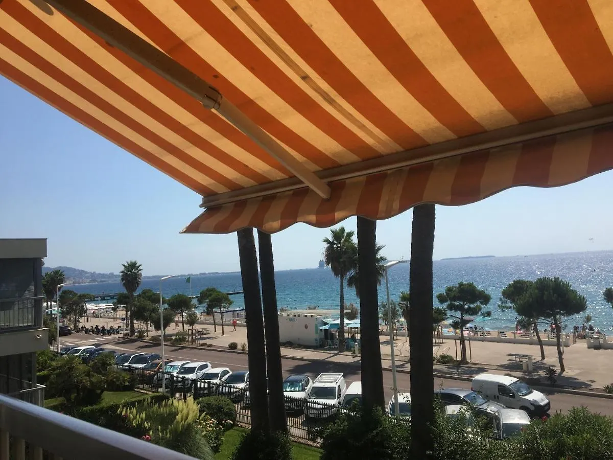 Cannes Terrace Beach Front & Sea View 0*,