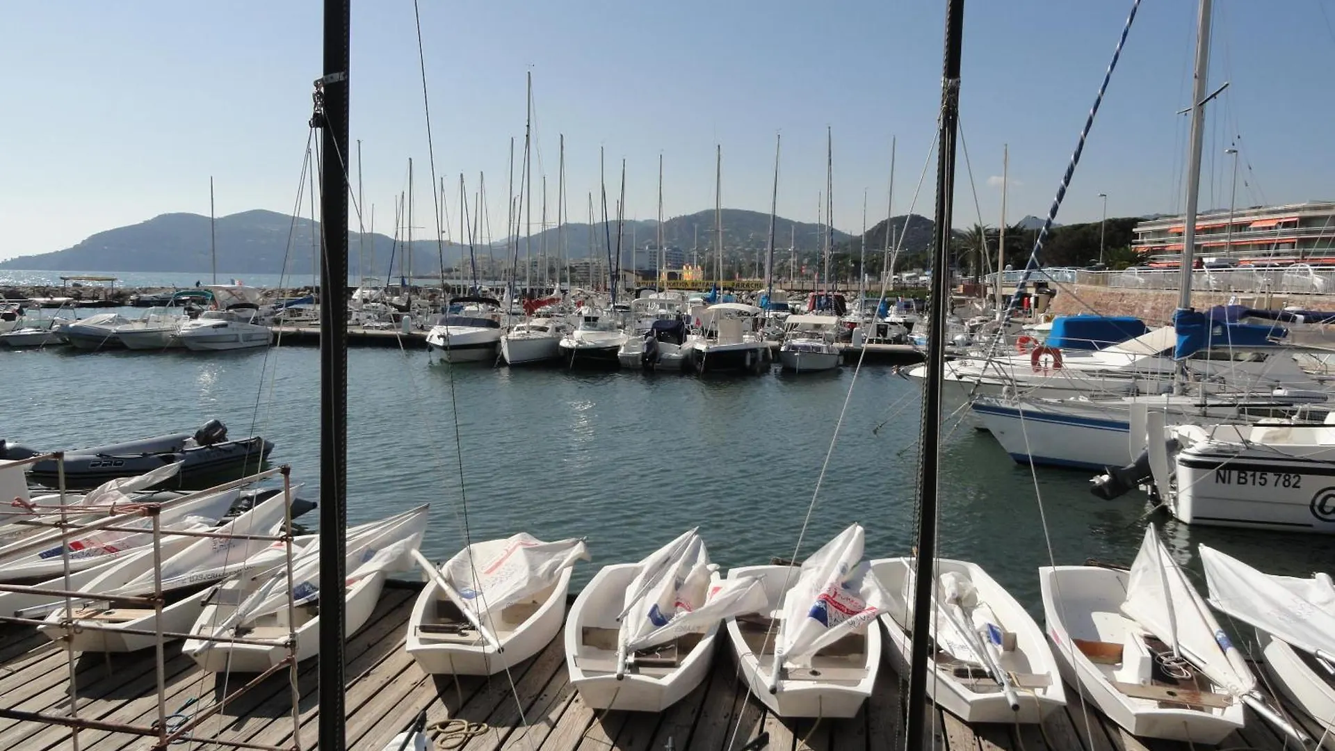 Cannes Terrace Beach Front & Sea View Apartment