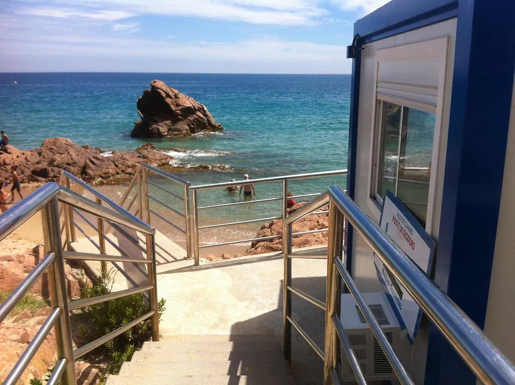 Cannes Terrace Beach Front & Sea View Apartment